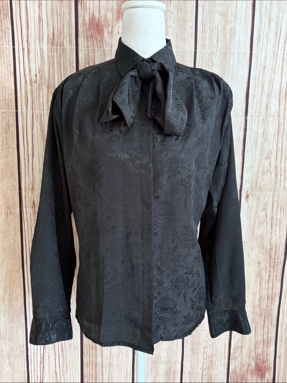 Peck & Peck Black Floral Jacquard Long Sleeve Tie-Neck Button Up Shirt Size 6